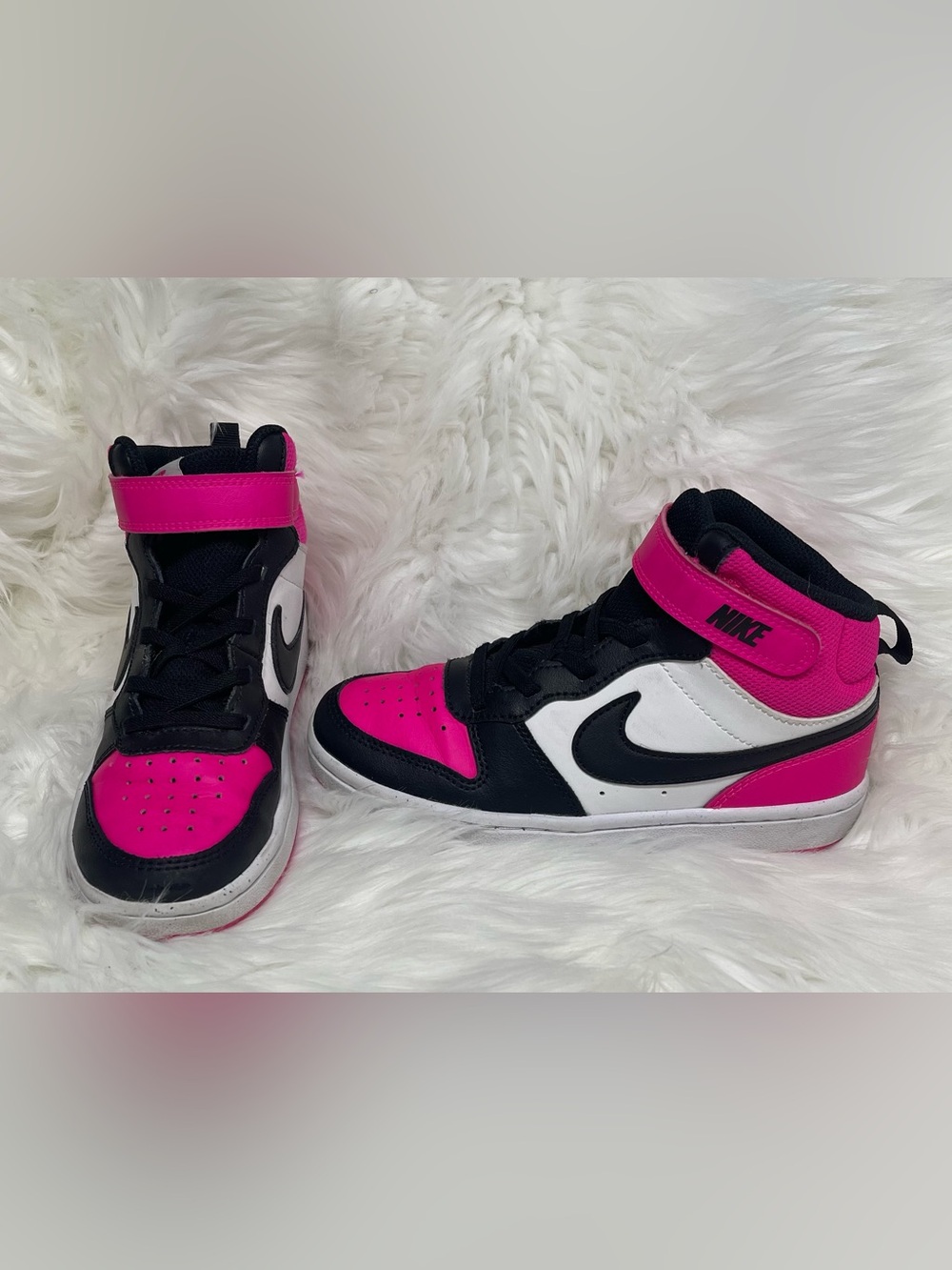 Girls Nike High-Top Sneakers